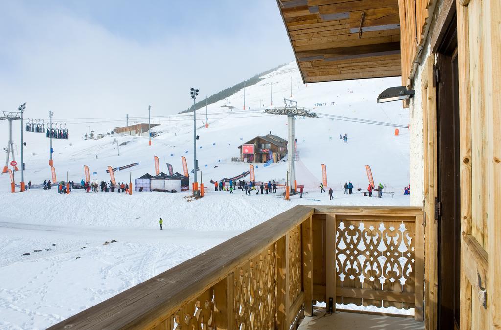 Madame Vacances Hotel Le Christina Alpe d'Huez Exterior photo